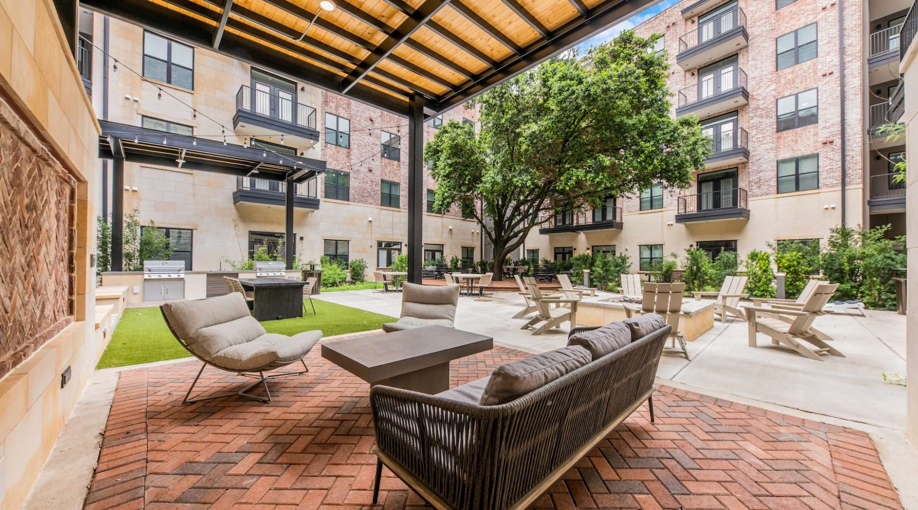 Lenox 7th Courtyard Lounge Lenox 7th Courtyard Lounge